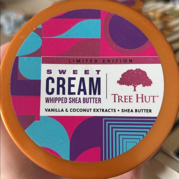 Sweet Cream Whipped Shea Butter Tree Hut Set - Picture 4 of 5